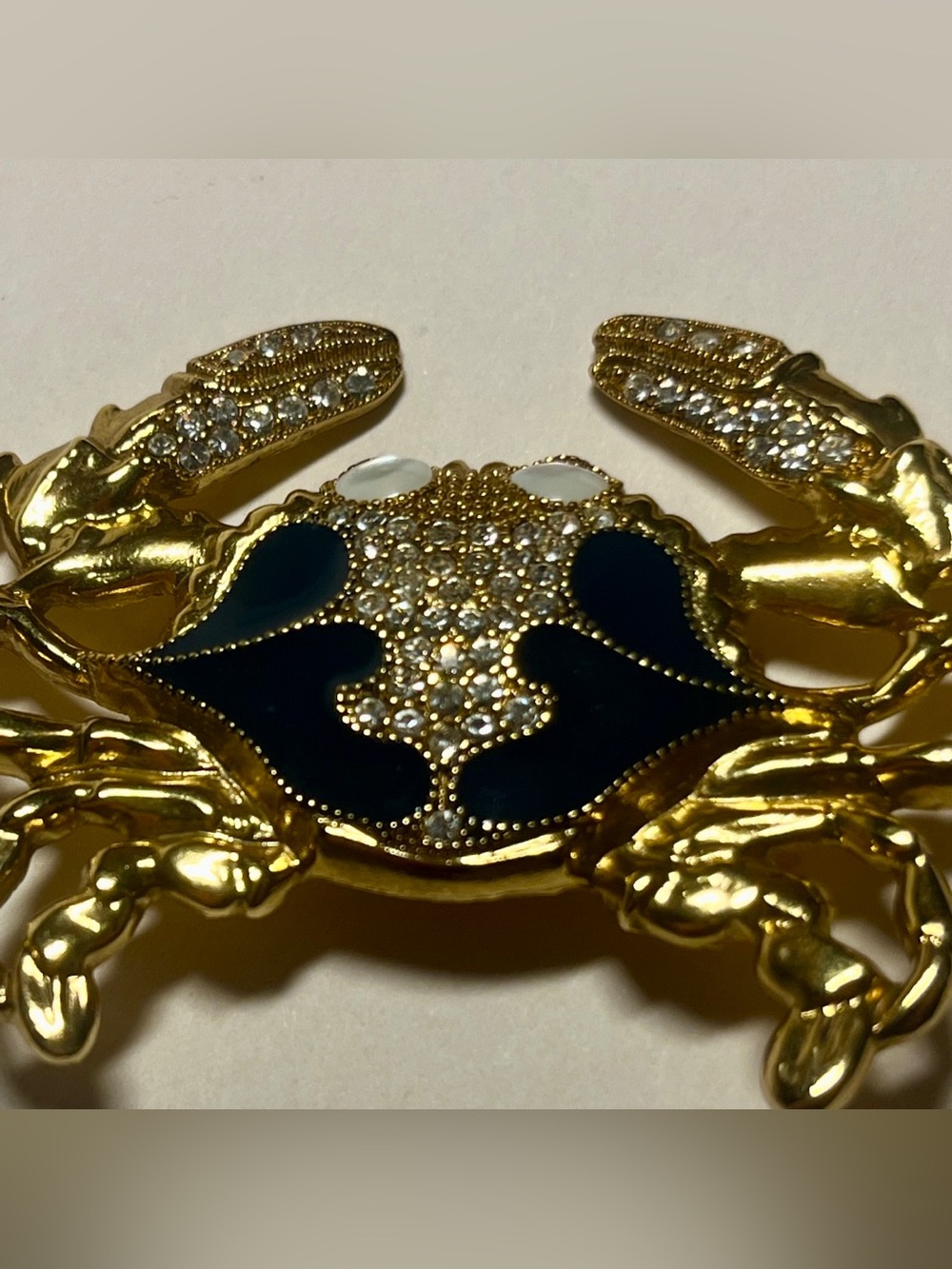 Vintage Estate Crab Brooch | Gold Plated, Pave Rhinestones, Mother of Pearl Eyes - Picture 3 of 9